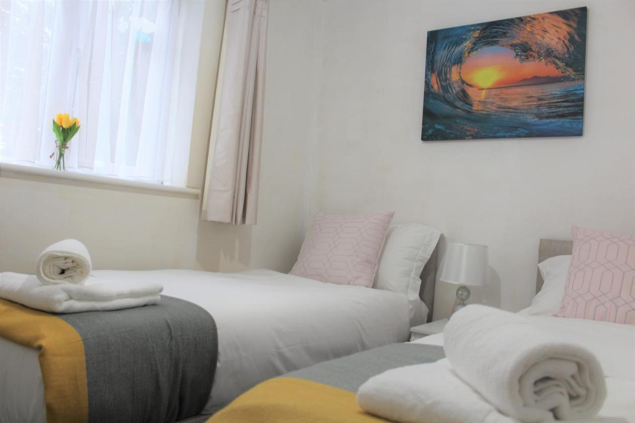 Clover Apartments Hadleigh  外观 照片