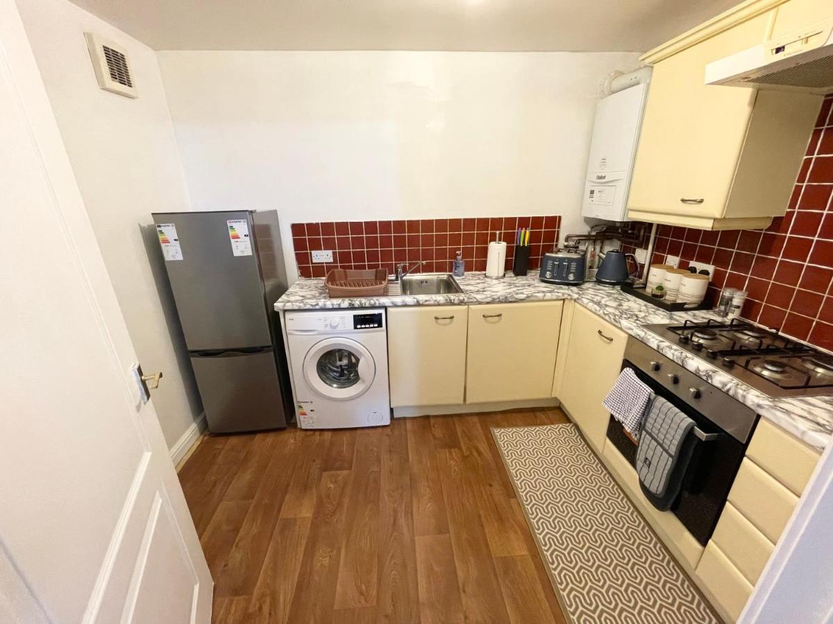 Clover Apartments Hadleigh  外观 照片