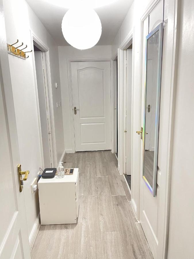 Clover Apartments Hadleigh  外观 照片
