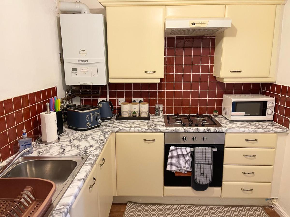 Clover Apartments Hadleigh  外观 照片