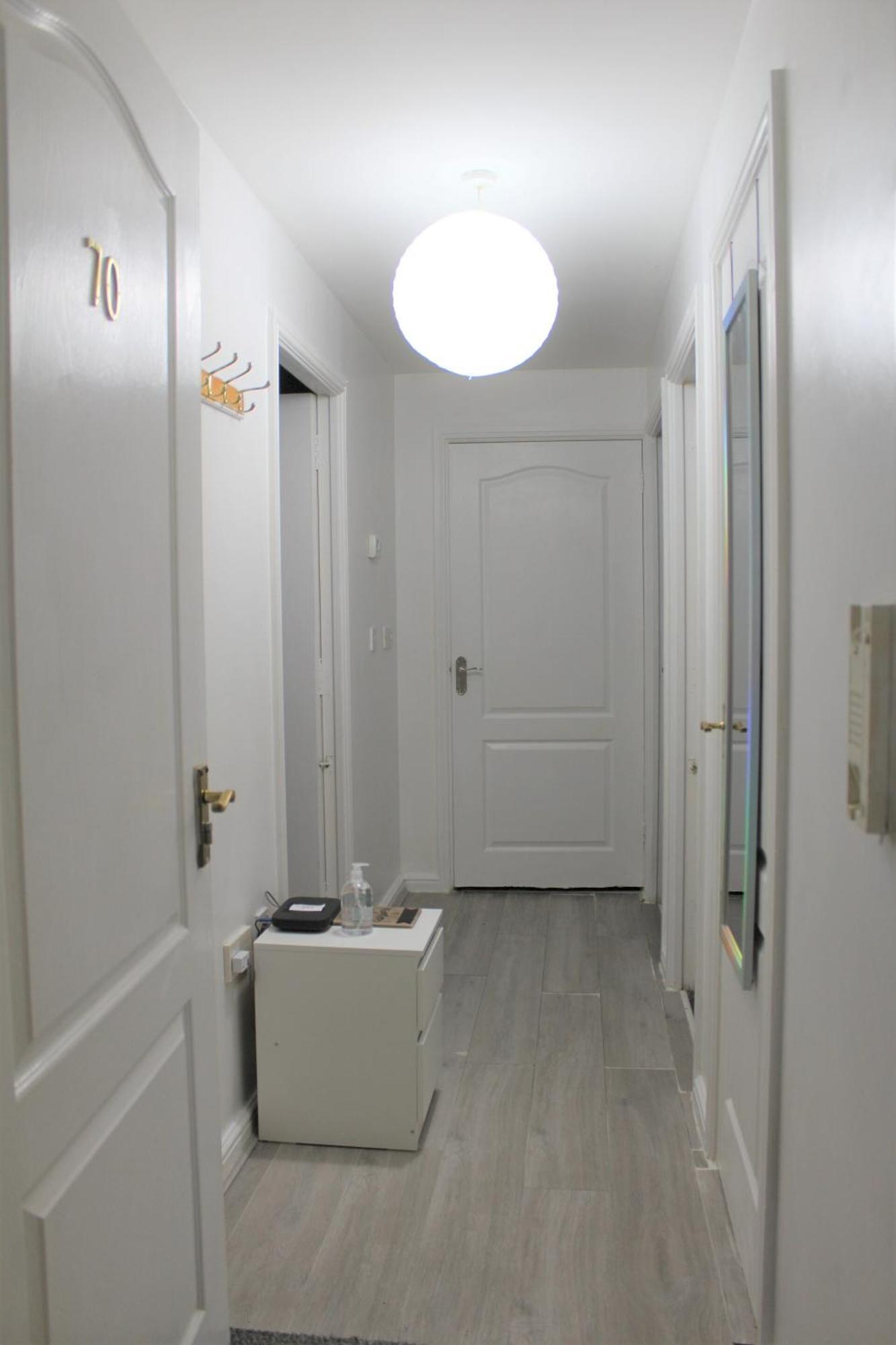 Clover Apartments Hadleigh  外观 照片